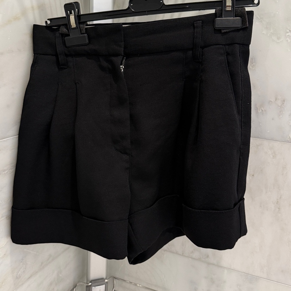 Wilfred Classic Black Women's Wide Shorts